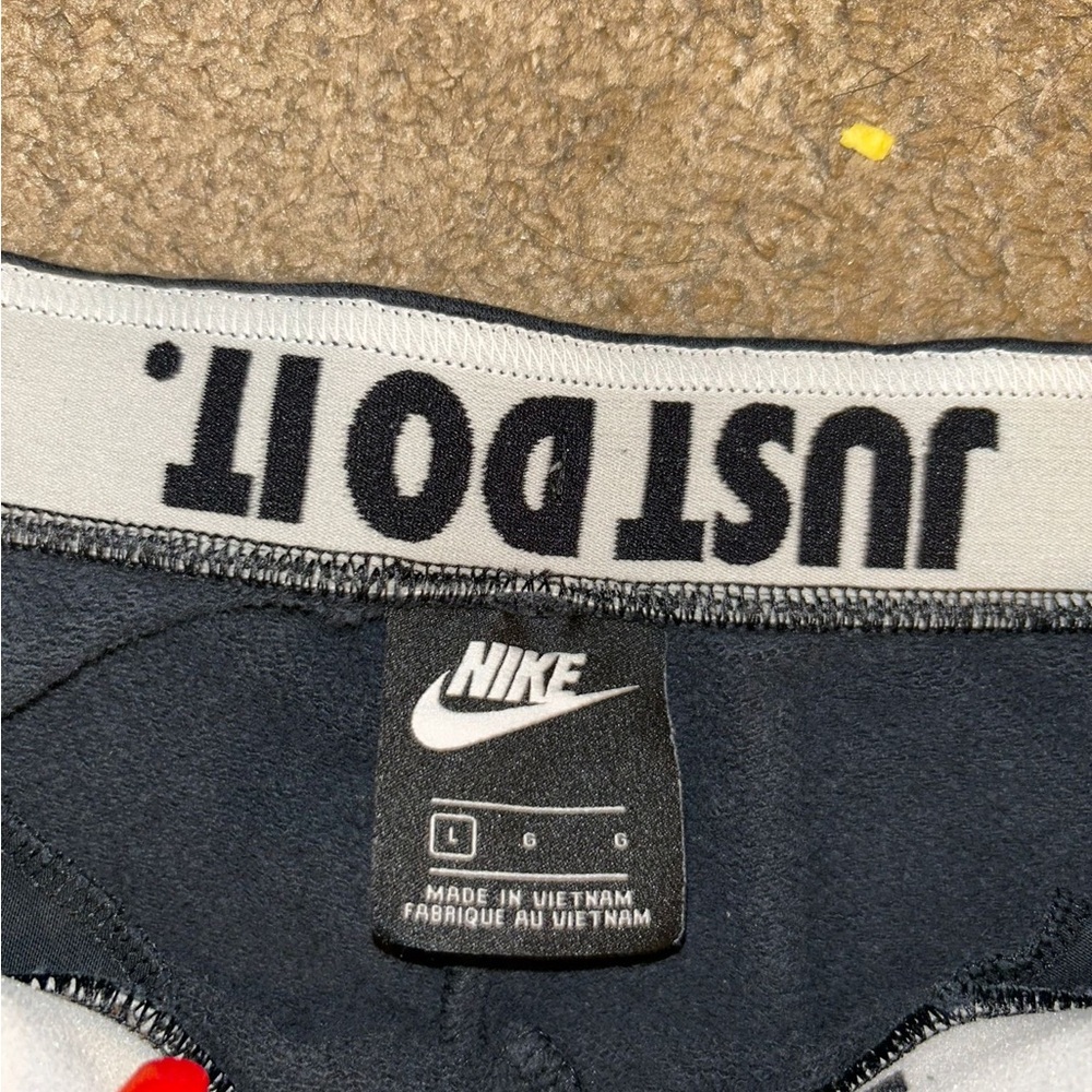 Nike Black Sweatpants with Tapered Ankles - Picture 3 of 3